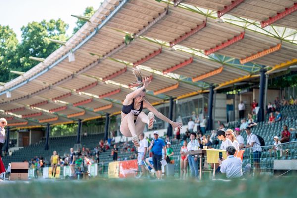 Kira Wittmann (LG Goettingen) im Dreisprung am 02.07.2022 waehrend den NLV+BLV Leichtathletik-Landesmeisterschaften im Jahnstadion in Goettingen (Tag 1)